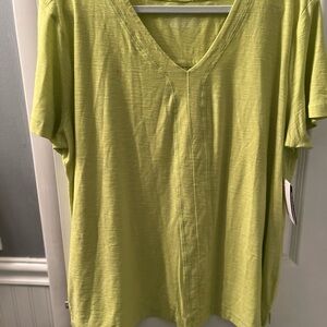 Westbound Short Sleeve V-Neck in Bright Green